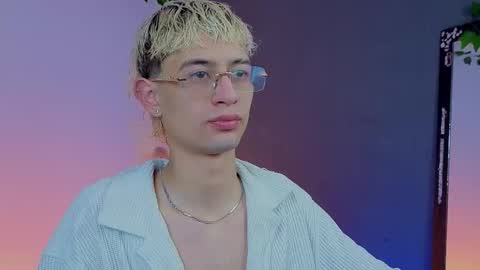 mattias     online show from December 2025 04:11:02 AM