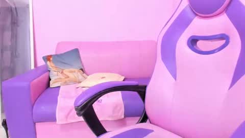 call me mommy online show from September 2025 04:07:02 PM