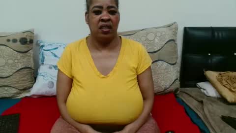 Snapshot of maturedbootyqueen chatting on April 2026 10:08:02 PM QUEEN online show from April 2026 10:08:02 PM