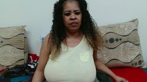 Snapshot of maturedbootyqueen chatting on June 2026 09:26:01 AM QUEEN online show from June 2026 09:26:01 AM