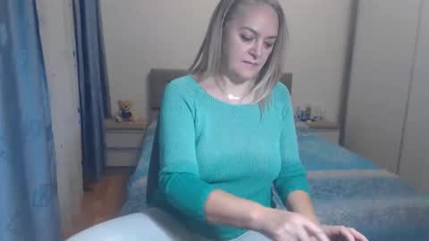 Snapshot of maturediana chatting on February 2026 03:18:01 AM maturediana online show from February 2026 03:18:01 AM