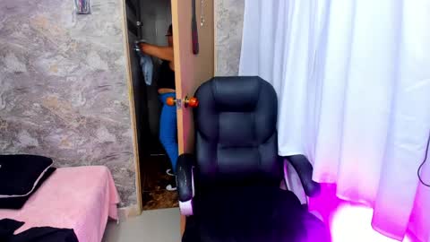 Snapshot of maturepure_ chatting on May 2026 11:36:01 PM maturepure_ online show from May 2026 11:36:01 PM