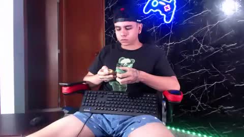 Snapshot of maty_hard chatting on January 2025 09:50:02 AM Matias online show from January 2025 09:50:02 AM