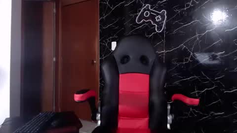 Snapshot of maty_hard chatting on January 2025 11:54:01 AM Matias online show from January 2025 11:54:01 AM