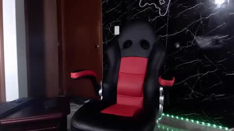 Snapshot of maty_hard chatting on January 2025 10:07:02 AM Matias online show from January 2025 10:07:02 AM