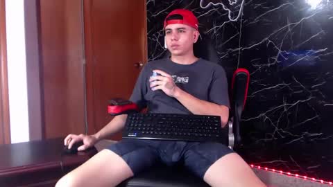 Snapshot of maty_hard chatting on January 2025 04:43:02 PM Matias online show from January 2025 04:43:02 PM