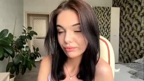 Snapshot of maudieyuan chatting on June 2026 04:13:01 AM Lina online show from June 2026 04:13:01 AM