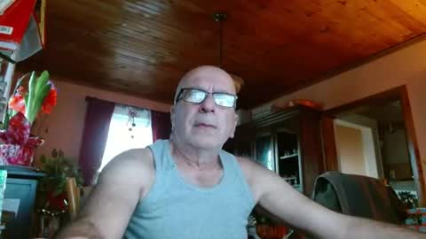 Maurice online show from December 2024 12:45:02 PM