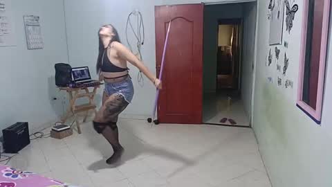 mauroluxandra online show from February 2025 02:58:02 PM