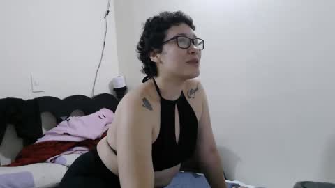Snapshot of mauroluxandra chatting on May 2026 03:30:01 PM mauroluxandra online show from May 2026 03:30:01 PM