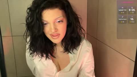 Snapshot of mavis_crystal chatting on February 2026 10:26:02 PM Mavis online show from February 2026 10:26:02 PM