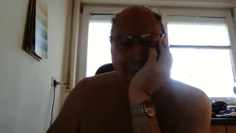 Snapshot of maw2001 chatting on November 2025 06:58:02 AM maw2001 online show from November 2025 06:58:02 AM