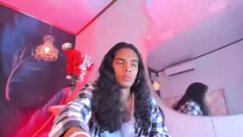 Snapshot of max_ari chatting on December 2025 03:15:01 AM MAX online show from December 2025 03:15:01 AM