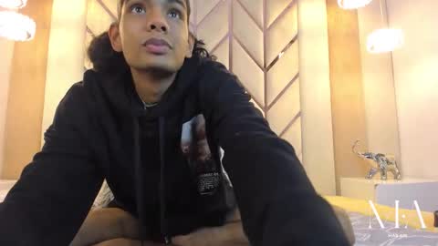 Snapshot of max_ari chatting on January 2026 03:20:01 AM MAX online show from January 2026 03:20:01 AM