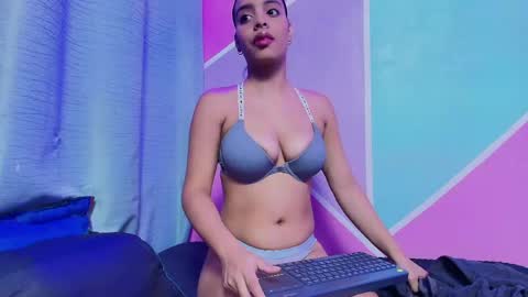 Max  Ashley online show from April 2026 02:07:02 PM