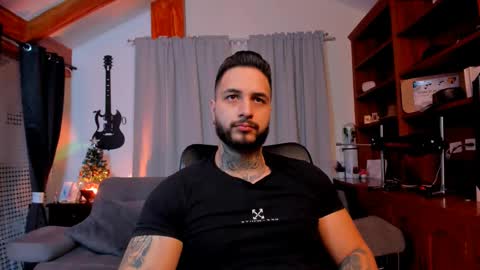 Snapshot of max_dic1 chatting on December 2024 02:58:02 PM max D. online show from December 2024 02:58:02 PM