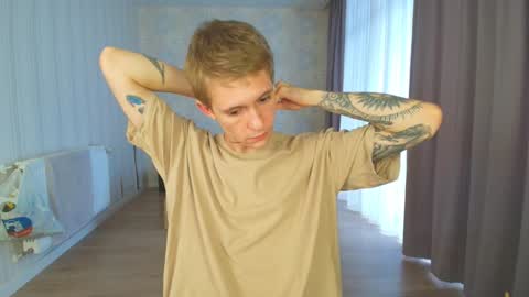 Snapshot of max_gen chatting on December 2024 06:11:02 AM Max Gen with tats 24years And Ethan without tats 20 years online show from December 2024 06:11:02 AM