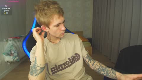 Snapshot of max_gen chatting on December 2024 09:50:01 PM Max Gen with tats 24years And Ethan without tats 20 years online show from December 2024 09:50:01 PM