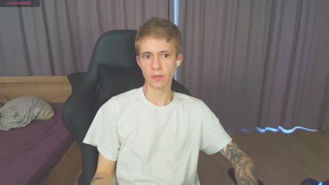 Snapshot of max_gen chatting on February 2025 01:44:01 PM Max Gen with tats 24years And Ethan without tats 20 years online show from February 2025 01:44:01 PM