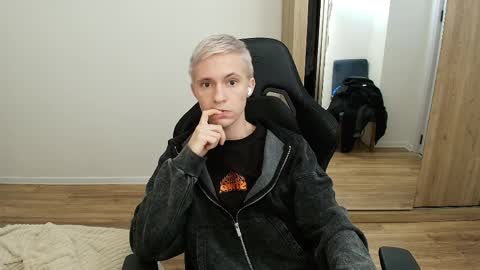 Snapshot of max_gen chatting on April 2026 06:38:01 PM Max Gen with tats 24years And Ethan without tats 20 years online show from April 2026 06:38:01 PM