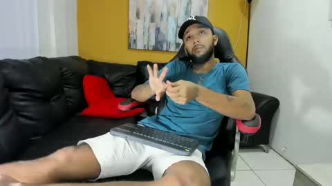 Snapshot of max_sexyhot26 chatting on January 2025 02:38:01 AM max_sexyhot26 online show from January 2025 02:38:01 AM