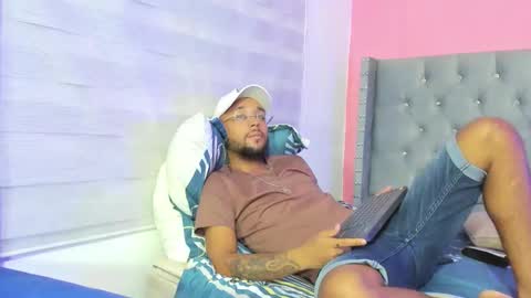 Snapshot of max_sexyhot26 chatting on February 2025 05:52:01 AM max_sexyhot26 online show from February 2025 05:52:01 AM