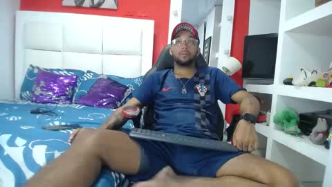 Snapshot of max_sexyhot26 chatting on February 2025 03:09:02 AM max_sexyhot26 online show from February 2025 03:09:02 AM
