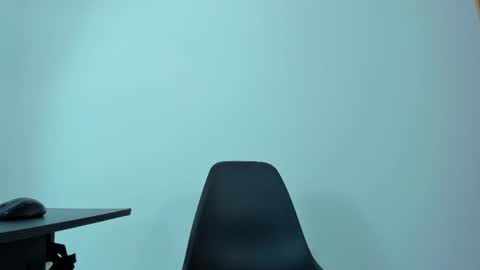Snapshot of max_wild01 chatting on June 2026 06:03:02 PM MAX online show from June 2026 06:03:02 PM