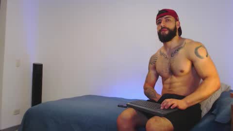 max_xl_ online show from December 2025 02:43:02 PM