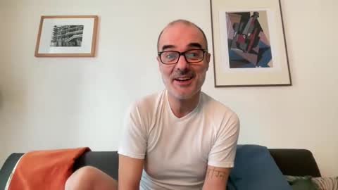 Snapshot of maxbow chatting on February 2026 12:00:01 PM Max Mikado online show from February 2026 12:00:01 PM