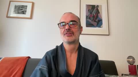 Snapshot of maxbow chatting on March 2026 12:55:01 PM Max Mikado online show from March 2026 12:55:01 PM