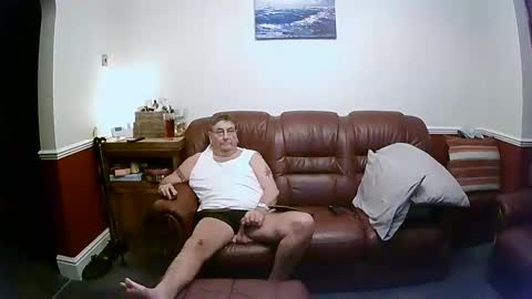 MAX online show from February 2025 01:00:02 AM