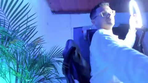 MAXI      online show from March 2026 08:19:01 AM