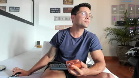 MAXI      online show from April 2026 07:15:01 PM