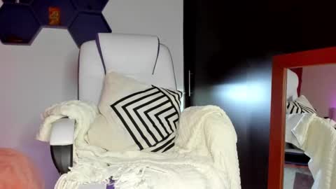 Max online show from February 2025 04:57:02 AM