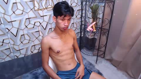 Snapshot of maxiebunny99 chatting on February 2025 06:41:01 PM Reyn online show from February 2025 06:41:01 PM