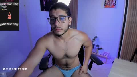 Snapshot of maxifit_ chatting on October 2025 10:01:01 AM Mikael online show from October 2025 10:01:01 AM