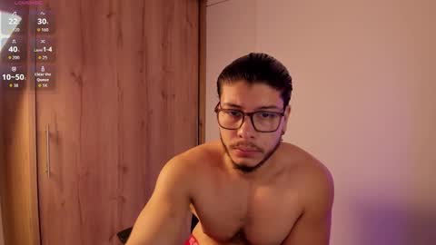 Snapshot of maxifit_ chatting on November 2025 10:04:02 AM Mikael online show from November 2025 10:04:02 AM