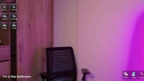 Snapshot of maxifit_ chatting on November 2025 09:46:01 AM Mikael online show from November 2025 09:46:01 AM