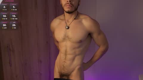 Snapshot of maxifit_ chatting on March 2026 09:33:02 AM Mikael online show from March 2026 09:33:02 AM