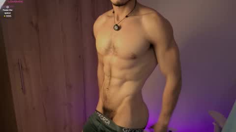 Snapshot of maxifit_ chatting on March 2026 01:30:01 AM Mikael online show from March 2026 01:30:01 AM