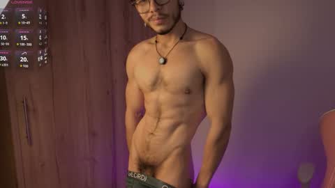 Snapshot of maxifit_ chatting on March 2026 09:27:01 AM Mikael online show from March 2026 09:27:01 AM