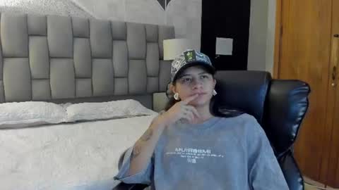 Snapshot of maxigarcia_ chatting on June 2026 11:36:02 PM Maxi online show from June 2026 11:36:02 PM