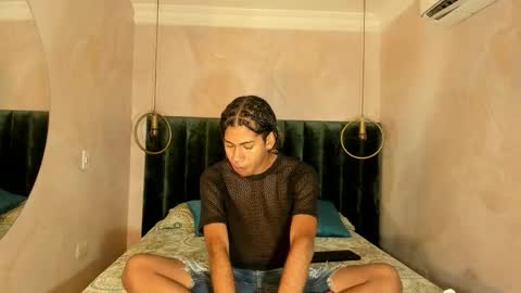 maxim online show from November 2025 03:06:01 AM