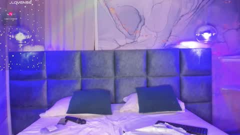 maxim online show from December 2025 04:43:02 AM