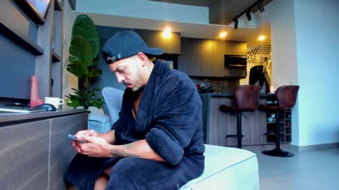 maximo_and_marcelo online show from April 2026 12:27:02 PM