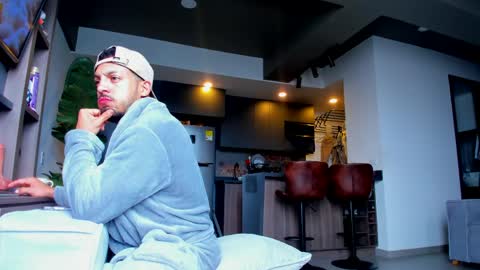 maximo_and_marcelo online show from April 2026 12:10:01 PM