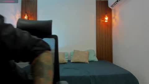 M A X I M O online show from October 2025 08:42:01 PM