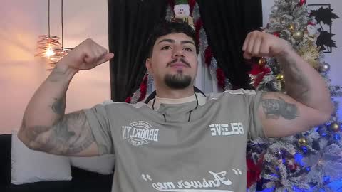 Snapshot of maximo_rodriguez chatting on December 2024 09:10:01 AM Maximo online show from December 2024 09:10:01 AM