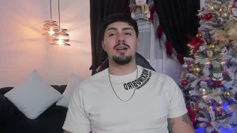 Snapshot of maximo_rodriguez chatting on December 2024 05:48:01 AM Maximo online show from December 2024 05:48:01 AM